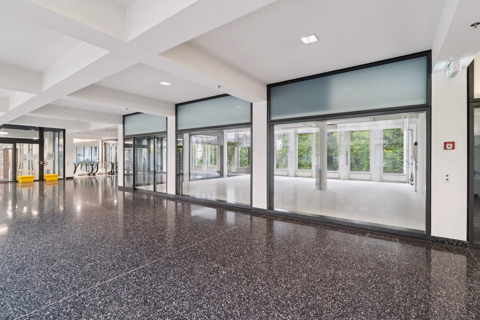 Retail/Practice Space in Prime Location at Zentrum Möwe, Wetzikon!, Kirchgasse, 8620 Wetzikon ZH, Zurich, CH