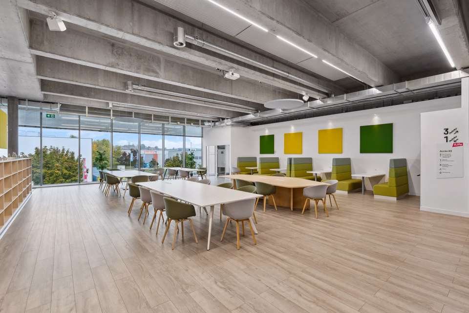 Entdecken Sie Ihren neuen Showroom- oder Büroraum im Centre iLife in Etoy!, Rte de Suisse, 1163 Etoy, Vaud, CH