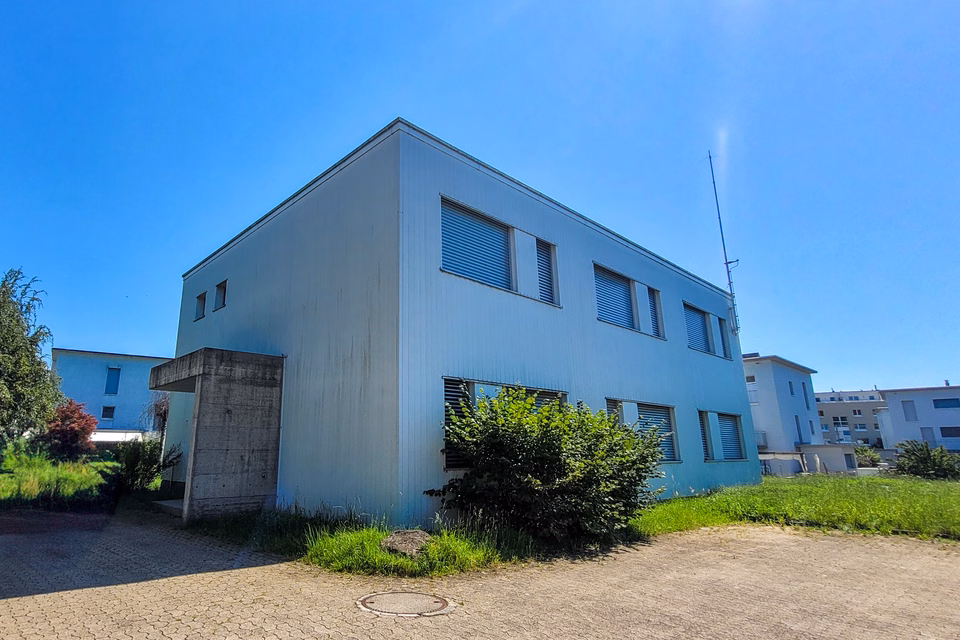 Vielseitige Mietfläche in Hinwil – Perfekt für KMU und Aussteller, Alte Zihlstrasse, 8340 Hinwil, Zurich, CH