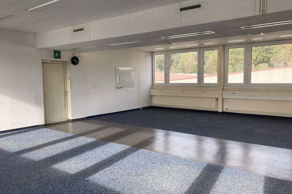 Büroflächen in geschäftigem Logistikindustriequartier, Schützenmattstr. Bürogeb, 8180 Bülach, Zurich, CH