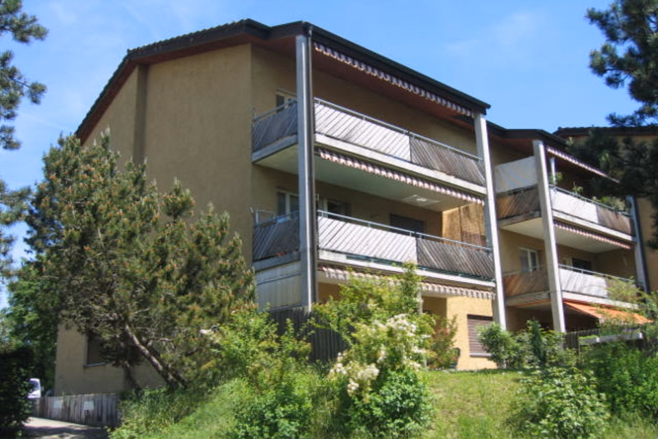 Place de stationnement pour moto, Gumpisbüelstr. 41-45, EH, 8600 Dübendorf, Zurich, CH