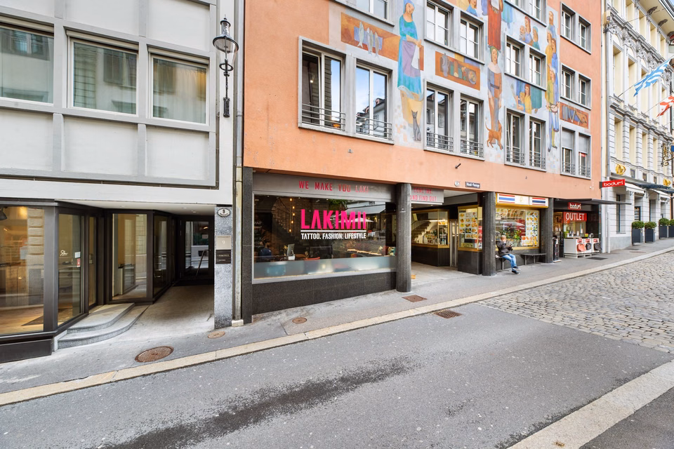 Qui passeggia il vostro target – potenziale di superficie in posizione d'eccezione, Weinmarkt, 6004 Luzern, LU, CH
