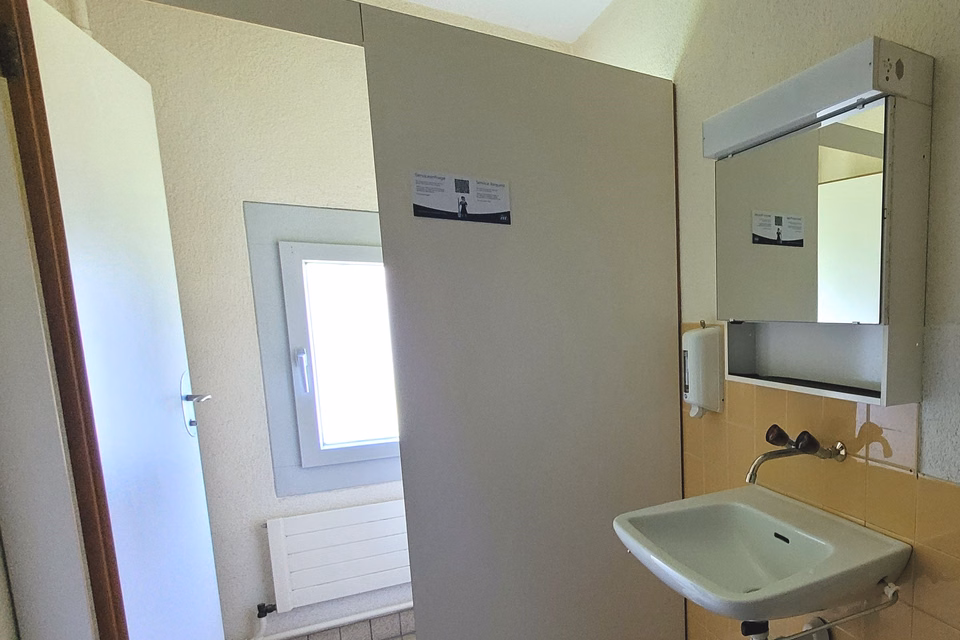 Vielseitige Mietfläche in Hinwil – Perfekt für KMU und Aussteller, Alte Zihlstrasse, 8340 Hinwil, Zurich, CH