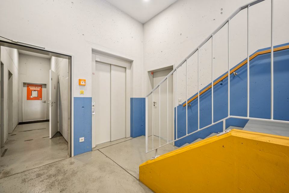 Surface commerciale attrayante à un emplacement de premier choix au Perron West à Muri AG, Aarauerstr. - 10 (Gewerbe), 5630 Muri AG, Aargau, CH