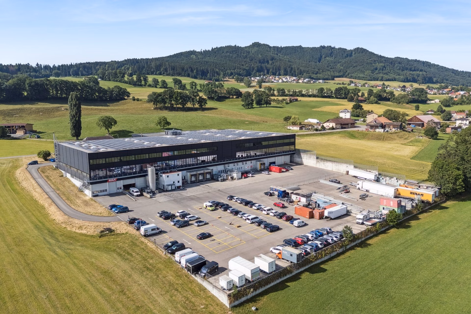 Capannone industriale in affitto – accesso immediato all'autostrada di Rossens, Rte de Bulle, 1696 Vuisternens-Ogoz, Fribourg, CH