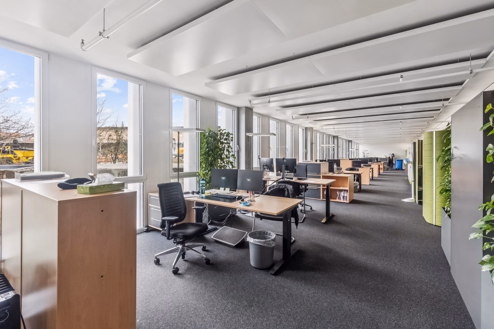 Ground-floor office space in a representative commercial building, Geltenwilenstrasse, 9000 St. Gallen, St. Gallen, CH