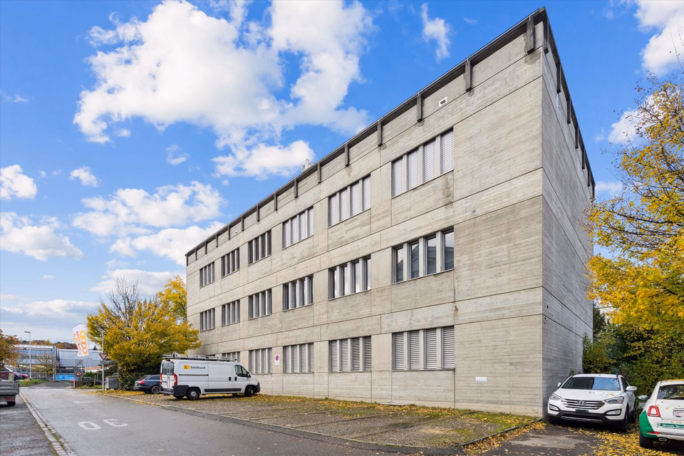 Beaucoup d'espace pour vos idées – 293 m² d'espace commercial baigné de lumière dans un emplacement privilégié, Romanshorner Strasse, 8288 Kreuzlingen, Thurgau, CH