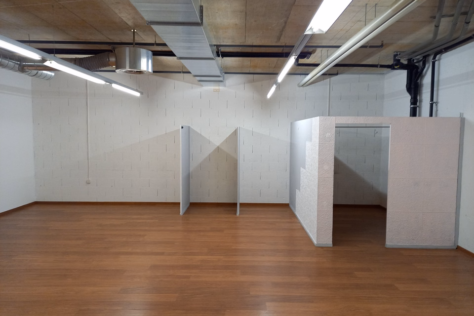 55 m² retail space – Strategic passage at Centre Cormanon, Rue du Centre - 8, 1752 Villars-sur-Glâne, Fribourg, CH