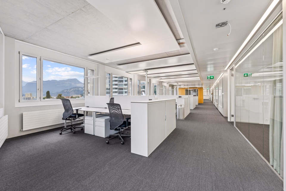 Lavorare sopra i tetti di Kriens – 613 m² di uffici rappresentativi, Am Mattenhof, 6010 Kriens, LU, CH