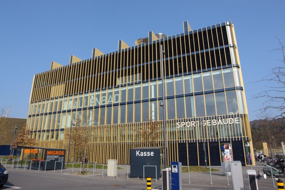 Surface commerciale attractive dans le bâtiment sportif de Lucerne, Zihlmattweg, 6005 Luzern, LU, CH