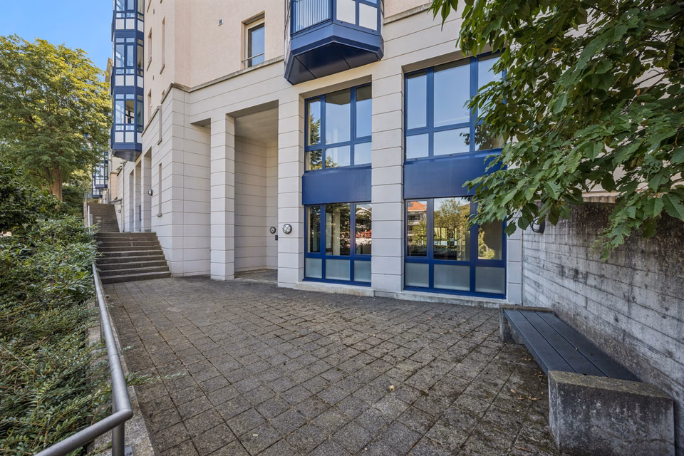 Locale commerciale "superficie commerciale su 2 piani" con locale accessorio separato, Axensteinstr., 9000 St. Gallen, St. Gallen, CH