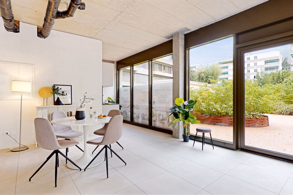 Nouvel espace commercial avec vitrines, Via degli Albrici, 6830 Chiasso, Ticino, CH