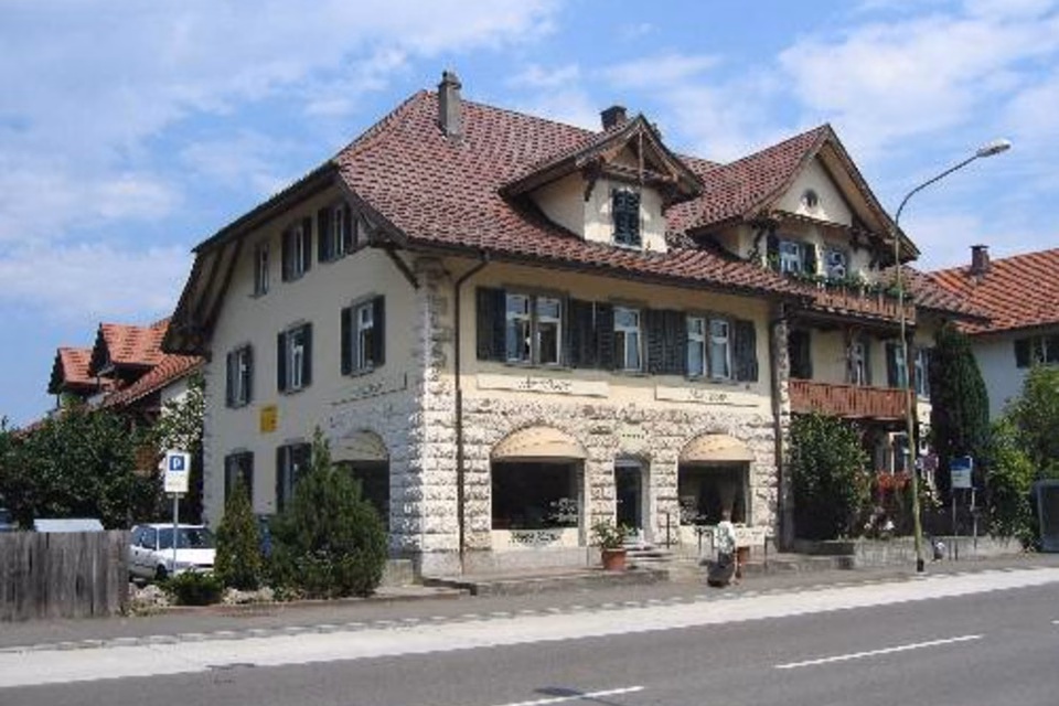 Vous cherchez des places de stationnement à Kloten ?, Dorfstr. 29a / Einstellhalle, 8302 Kloten, Zurich, CH