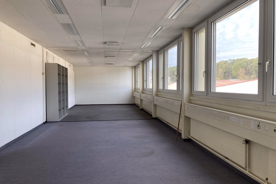 Büroflächen in geschäftigem Logistikindustriequartier, Schützenmattstr. Bürogeb, 8180 Bülach, Zurich, CH