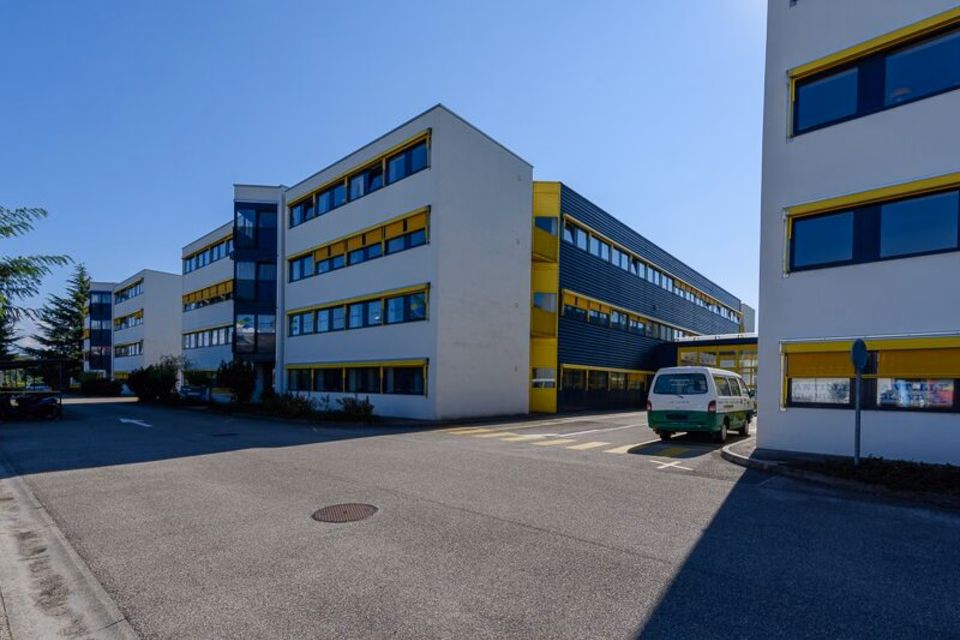Sehr angenehmes Büro in Avouillons, Rte des Avouillons, 1196 Gland, Vaud, CH