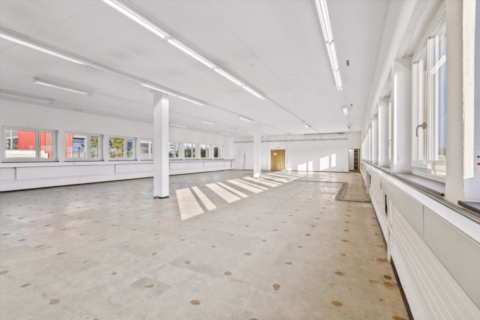 Il vostro nuovo spazio commerciale vicino al Greifensee?, Tämperlistrasse, 8117 Fällanden, Zurich, CH