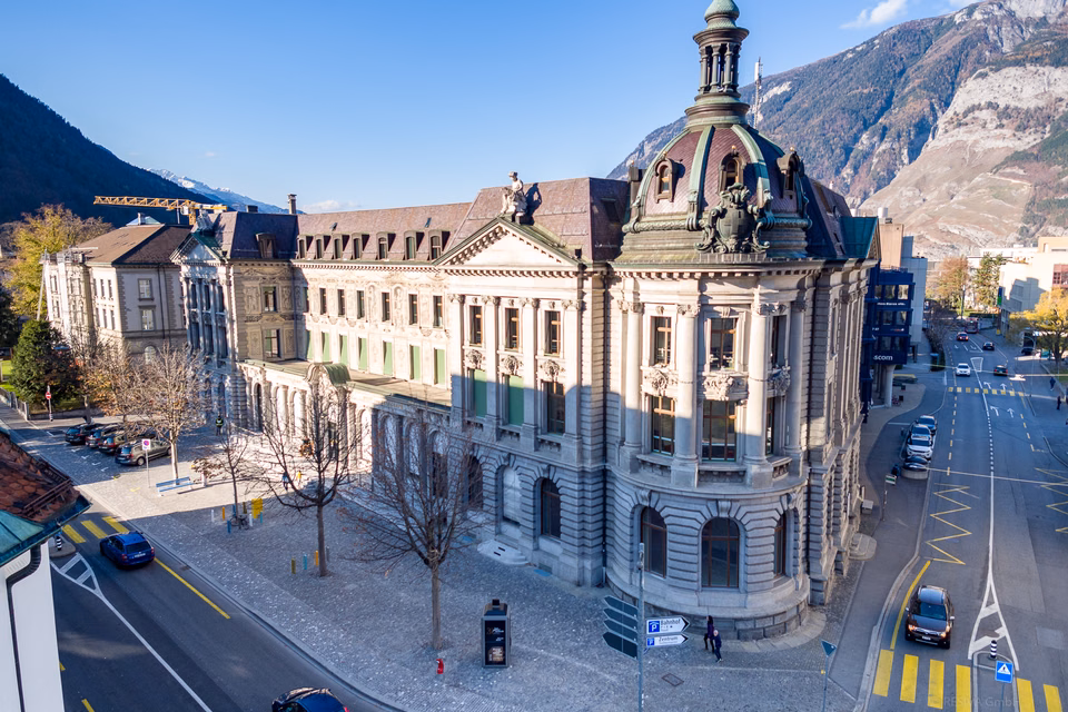 Emplacement unique dans le bâtiment postal historique, Gäuggelistrasse, 7000 Chur, Grisons, CH