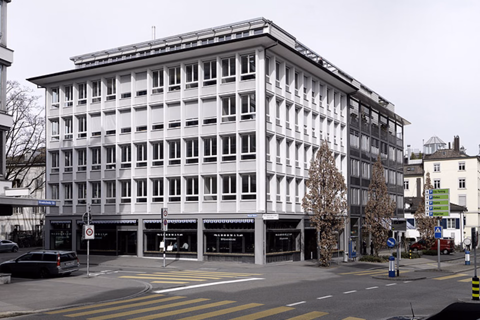 Place de stationnement pour moto au centre (Brandschenkestr.), Brandschenke Halle 1 (vorne), 8001 Zürich, Zurich, CH