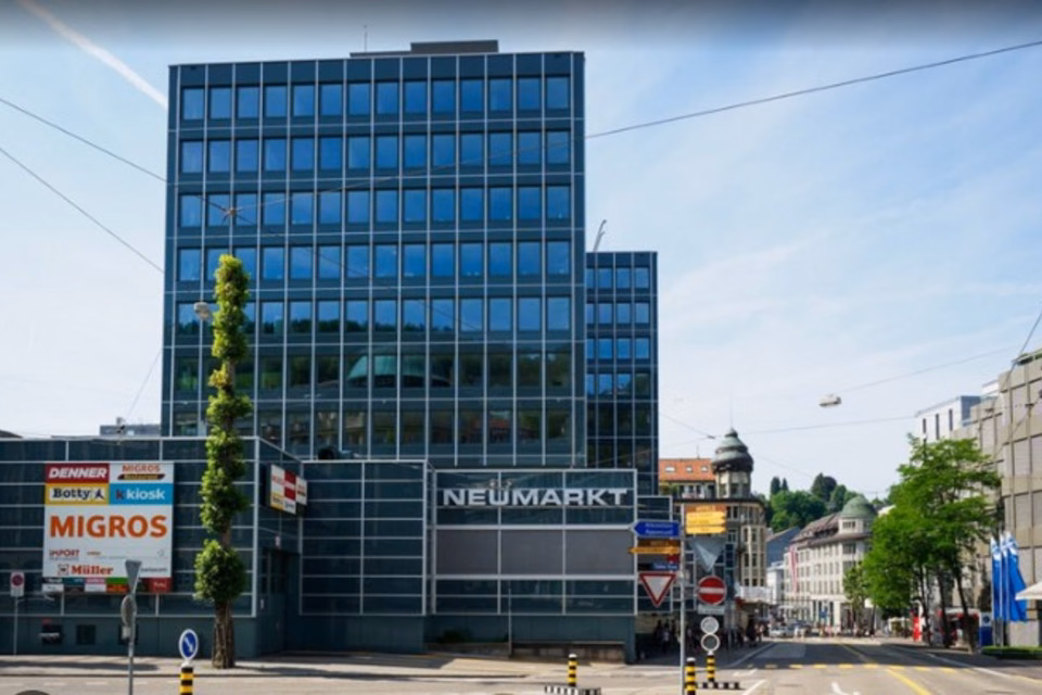 Ampio spazio di magazzino nel vivace centro commerciale Neumarkt, Kornhausstrasse, 9000 St. Gallen, St. Gallen, CH