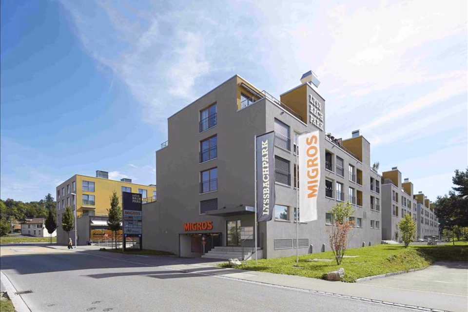 Parken im Lyssbachpark!, Steinweg 6A, Einstellhalle, 3250 Lyss, Bern, CH