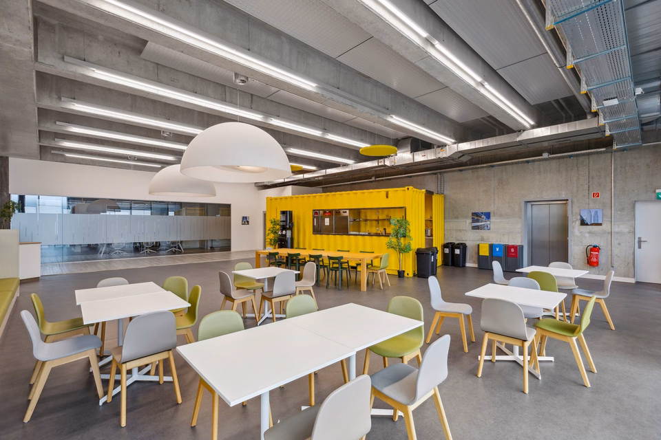 Entdecken Sie Ihren neuen Showroom- oder Büroraum im Centre iLife in Etoy!, Rte de Suisse, 1163 Etoy, Vaud, CH
