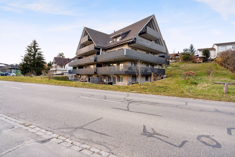 Parking space for rent, Welsikerstrasse, 8474 Dinhard, Zurich, CH