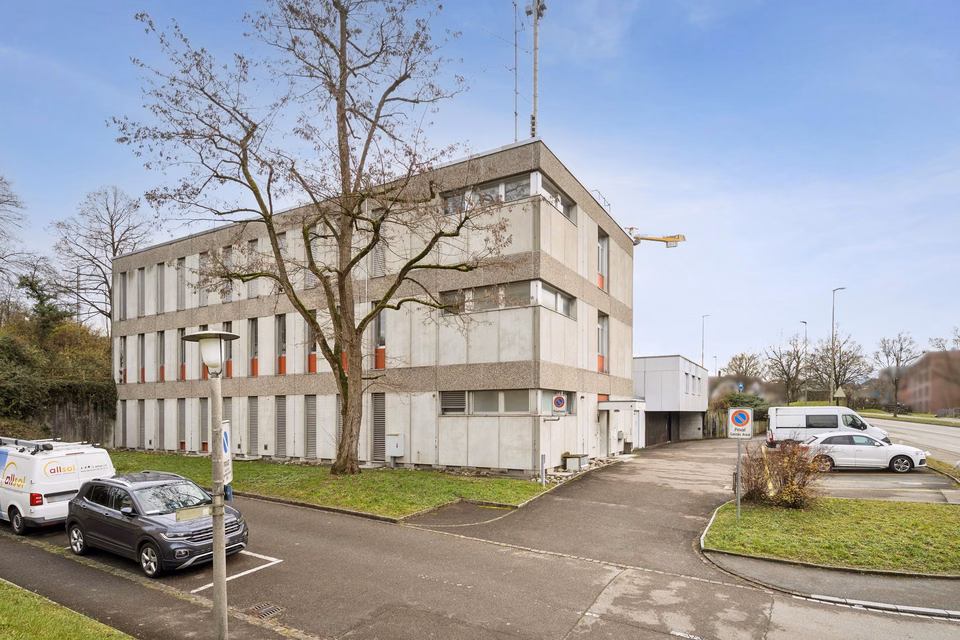 More space for your business: 305 m² storage space with goods lift, Talstrasse, 4144 Arlesheim, Basel-Landschaft, CH