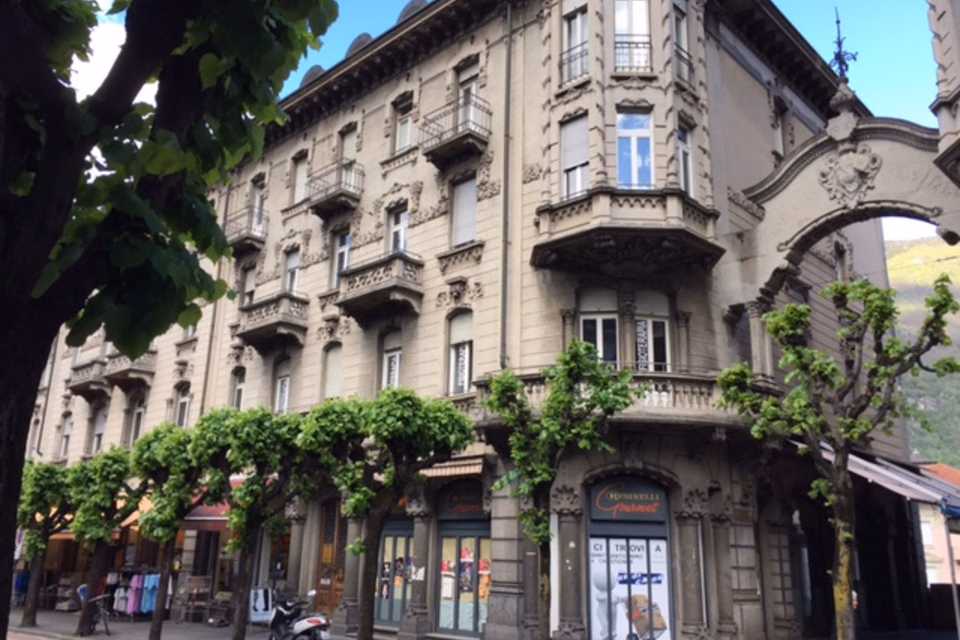 Lavorare nel centro in un palazzo storico! Wow!, Viale Stazione, 6500 Bellinzona, Ticino, CH