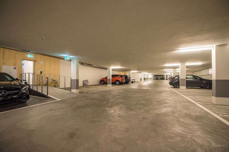 Do you still need a place for your motorcycle? Then you're in the right place!, Pulvermühlestr. 8-42, Motoap, 7000 Chur, Graubünden, CH