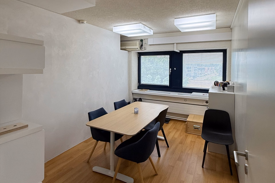 Sehr angenehmes Büro in Avouillons, Rte des Avouillons, 1196 Gland, Vaud, CH