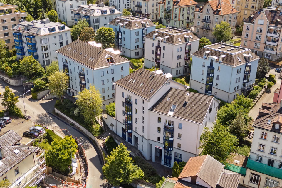 Locale commerciale "superficie commerciale su 2 piani" con locale accessorio separato, Axensteinstr., 9000 St. Gallen, St. Gallen, CH