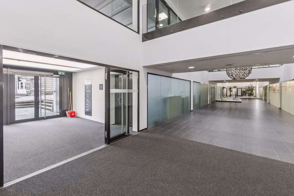 Ground-floor office space in a representative commercial building, Geltenwilenstrasse, 9000 St. Gallen, St. Gallen, CH