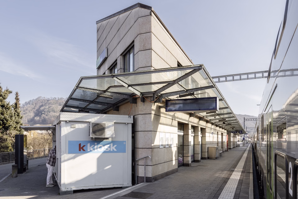Posizione top: attraenti locali ufficio direttamente alla stazione di Belp, Bahnhofplatz, 3123 Belp, Bern, CH