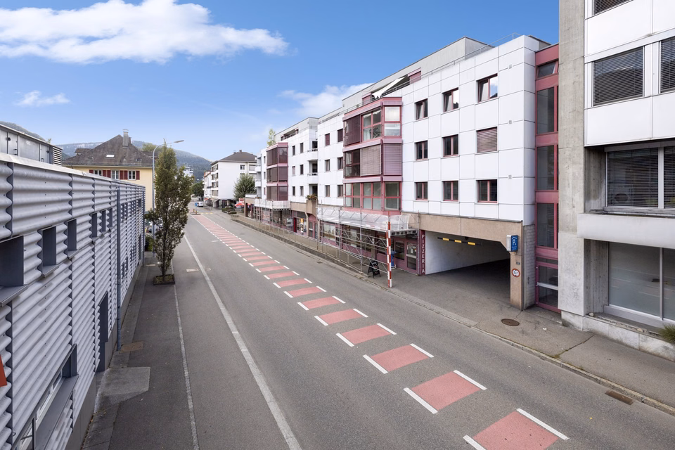 Places de parc à louer – Moutier, Rue de la Liberté 12-18, PP, 2740 Moutier, JU, CH
