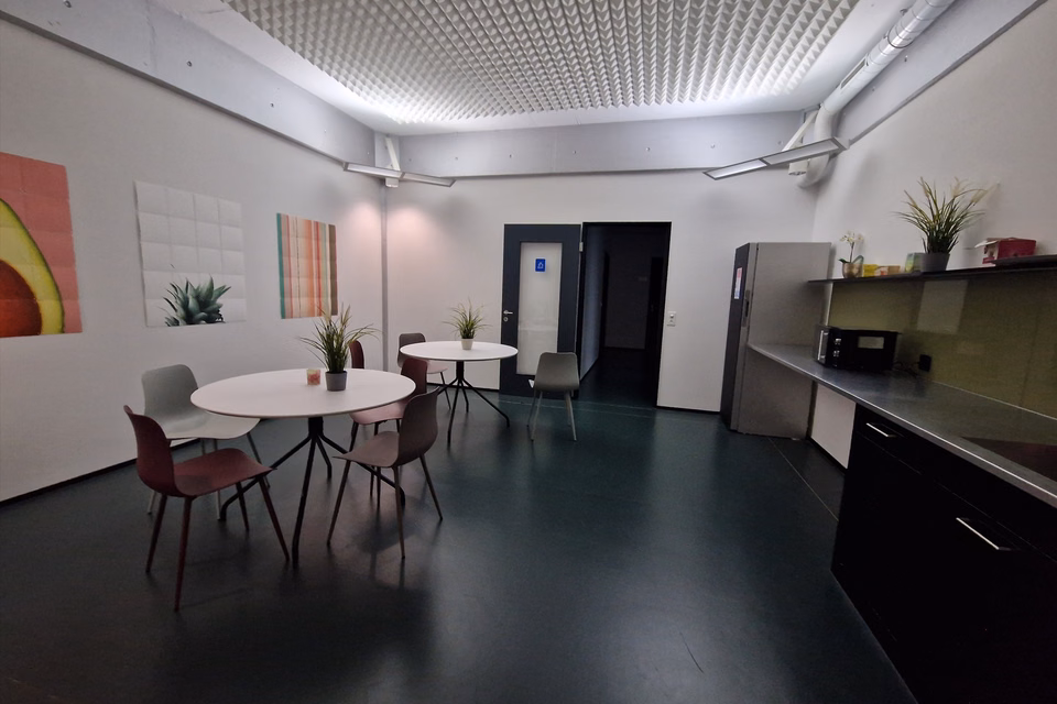 Your new office in a strategically excellent location with great infrastructure, Industriestrasse, 8604 Volketswil, Zurich, CH