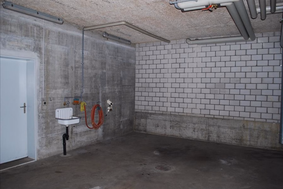 Benötigt Ihr Fahrzeug ein Dach über dem Kopf?, Spitzgartenweg 2 AEH, 4123 Allschwil, Basel-Landschaft, CH