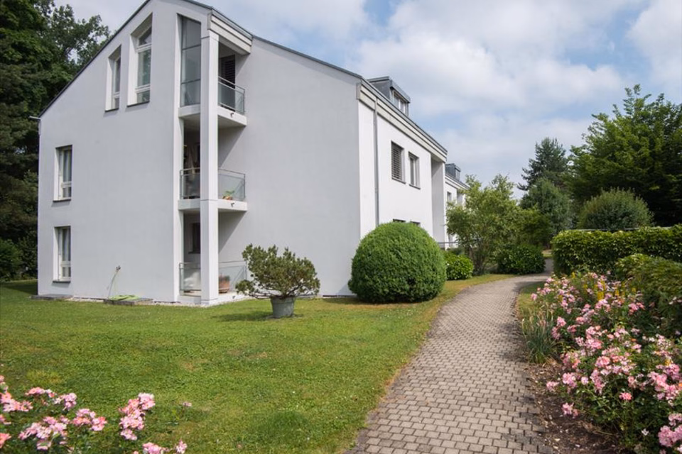 Wir lassen Ihr Auto nicht in der Kälte stehen!, Birsweg 17-27, Einstellhalle, 4143 Dornach, Solothurn, CH