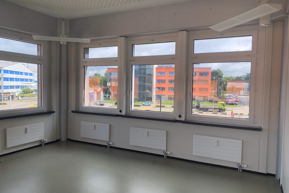 Your new office in a strategically excellent location with great infrastructure, Industriestrasse, 8604 Volketswil, Zurich, CH