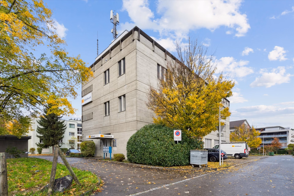 Beaucoup d'espace pour vos idées – 293 m² d'espace commercial baigné de lumière dans un emplacement privilégié, Romanshorner Strasse, 8288 Kreuzlingen, Thurgau, CH