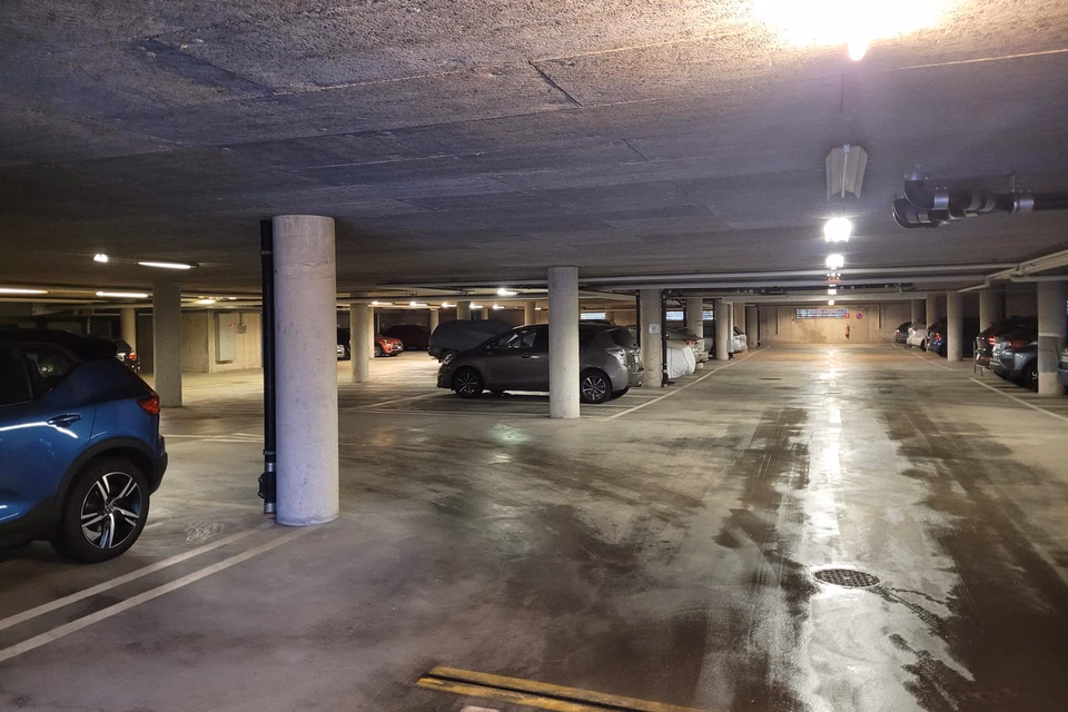 Indoor parking space for rent!, Av. du Grey A, 1004 Lausanne, Vaud, CH