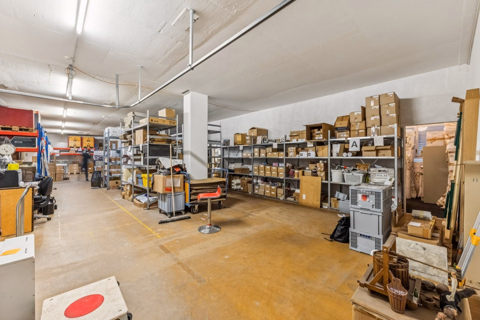 Espace pour vos idées - surface commerciale polyvalente à Zürich Altstetten, Bernerstrasse Nord, 8064 Zürich, Zurich, CH