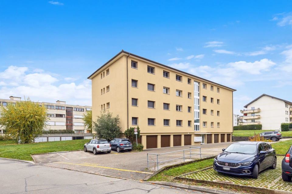 Aussenparkplatz, Rue du Cherrat, 1162 St-Prex, Vaud, CH