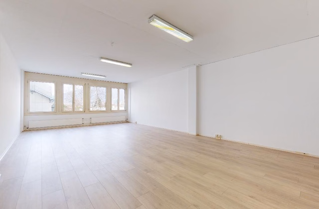 Ufficio luminoso e versatile di 68 m2 – Quartino