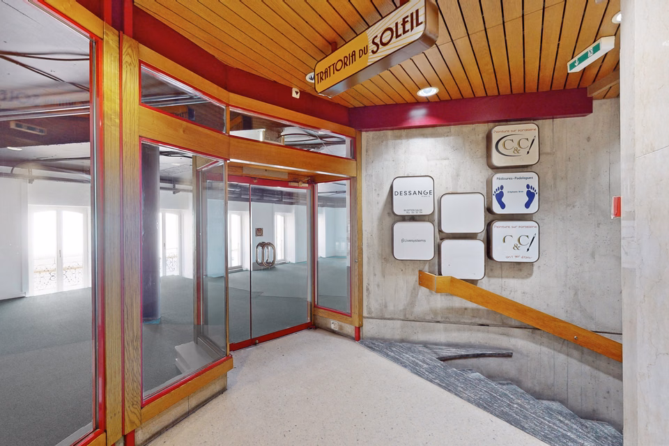 Surface bureau entièrement rénovée au coeur de Neuchâtel, Rue du Seyon, 2000 Neuchâtel, Neuchâtel, CH