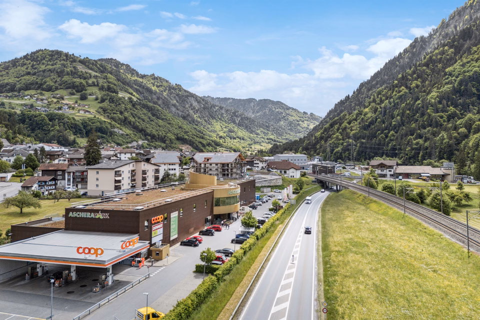 Petite surface, grand effet - votre idée commerciale au bon emplacement !, Dorfstrasse, 7220 Schiers, Grisons, CH