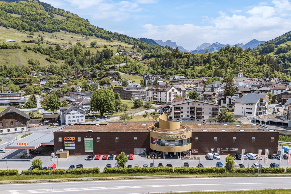 Petite surface, grand effet - votre idée commerciale au bon emplacement !, Dorfstrasse, 7220 Schiers, Grisons, CH