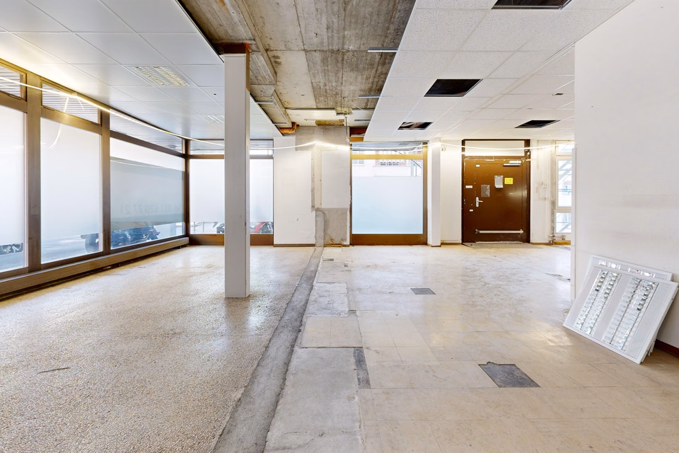 Votre future arcade se trouve ici!, Avenue d'Echallens, 1004 Lausanne, Vaud, CH