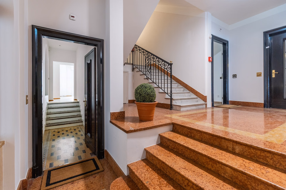 Prestige, functionality and a central location in one solution, Via Guglielmo Marconi, 6900 Lugano, Ticino, CH