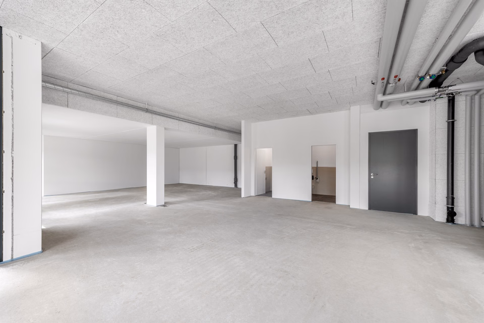 Office or retail subunit in the modern Sennenwies development, Fulachstrasse, 8200 Schaffhausen, Schaffhausen, CH