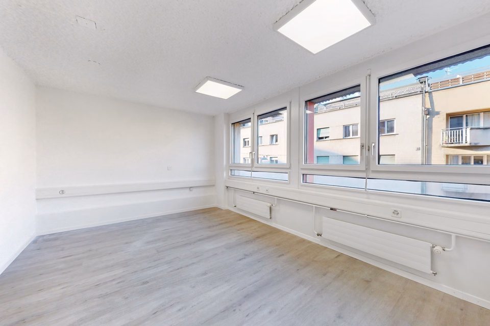 Functional, bright offices in immediate proximity to the train station, Rue de la Gare, 1260 Nyon, Vaud, CH